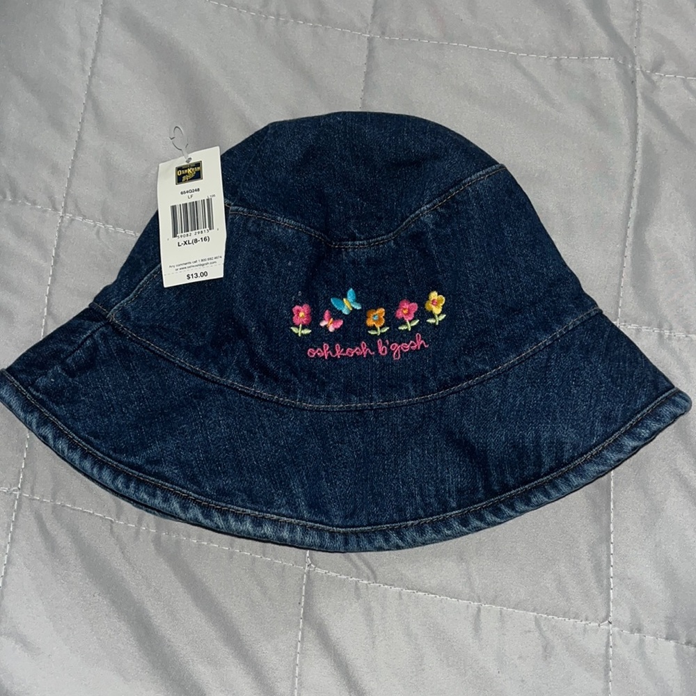 BRAND NEW BUCKET HAT!